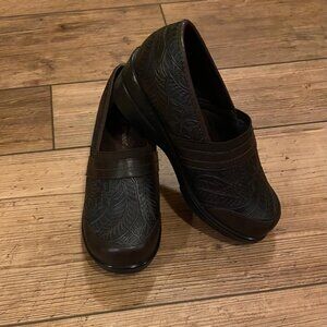 EASY STREET Shoes Womens 5.5 Professional Clogs 30-0455 Brown Tool Slip On